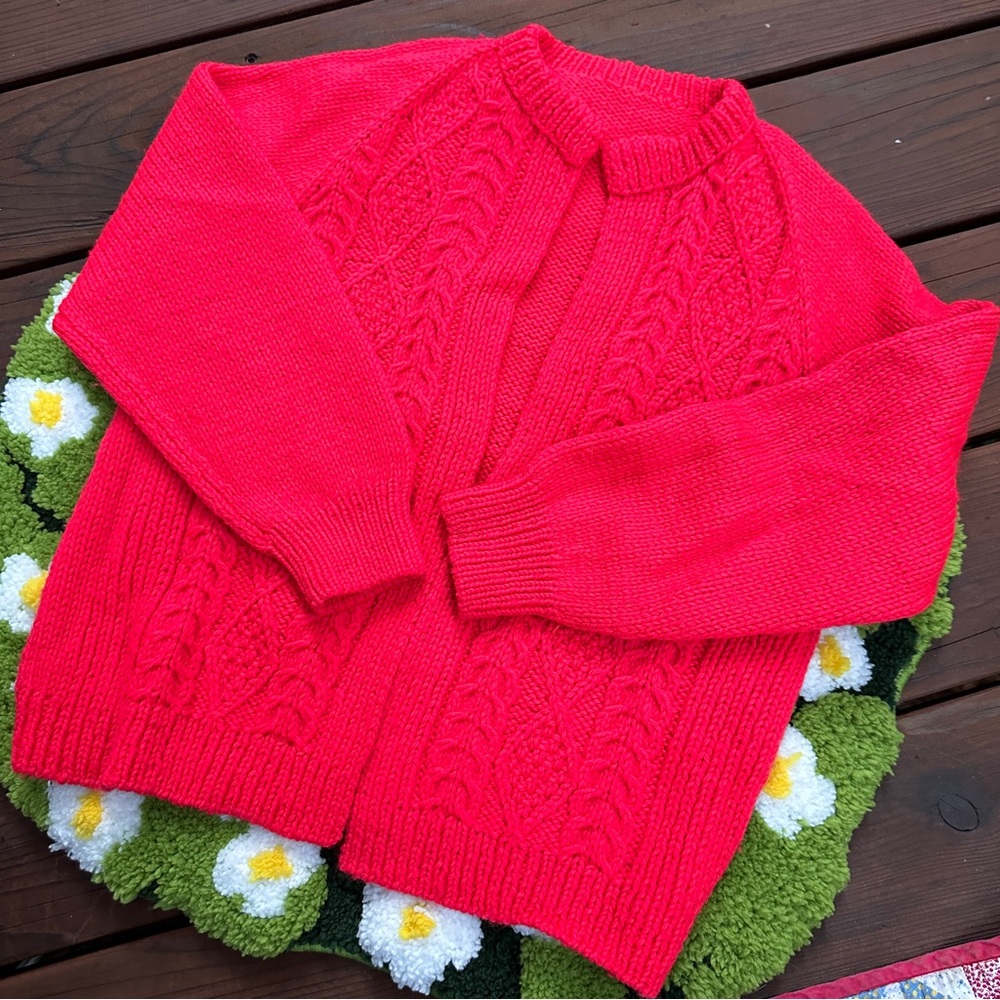 HANDMADE knit sweater cardigan 🍒 🍎 red
